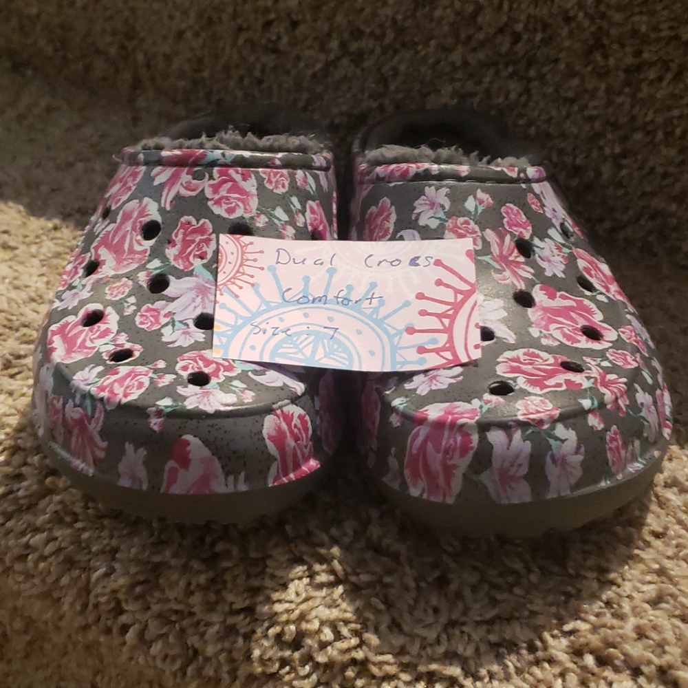Dual Crocs Comfort